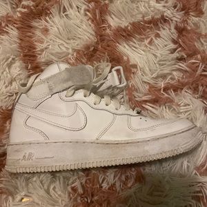 High top Nike airforces